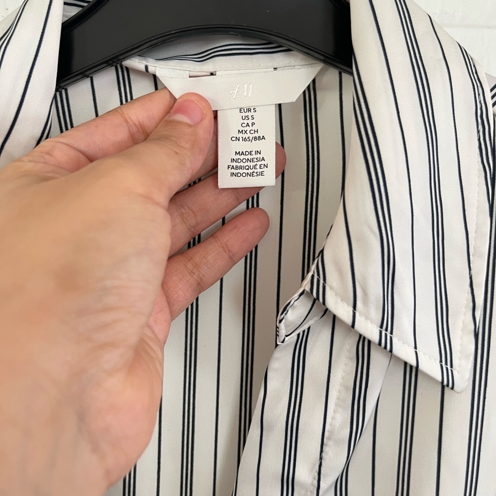 H&M Black and White Striped Shirt neutral casual satin - Picture 2 of 8